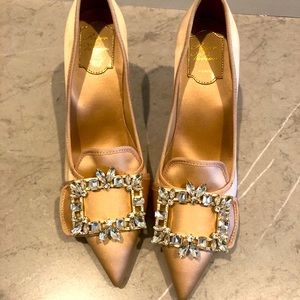 Roger Vivier Pink Satin Pump Size 39